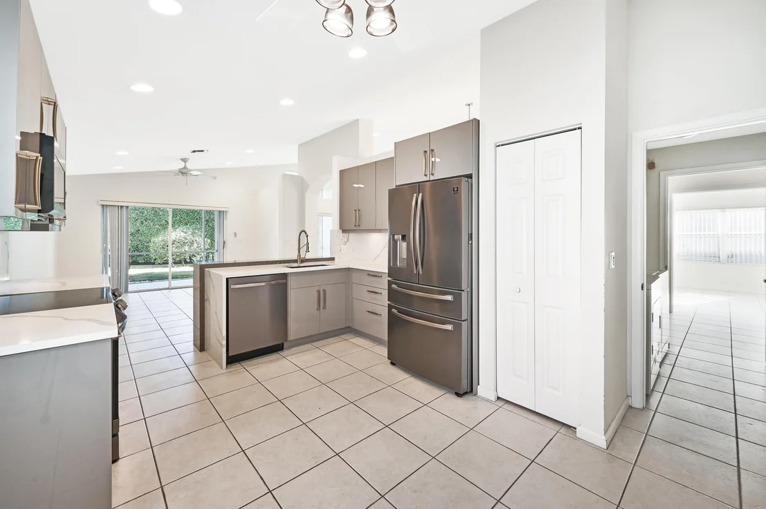 Photo of 5867 Royal Isles Boulevard