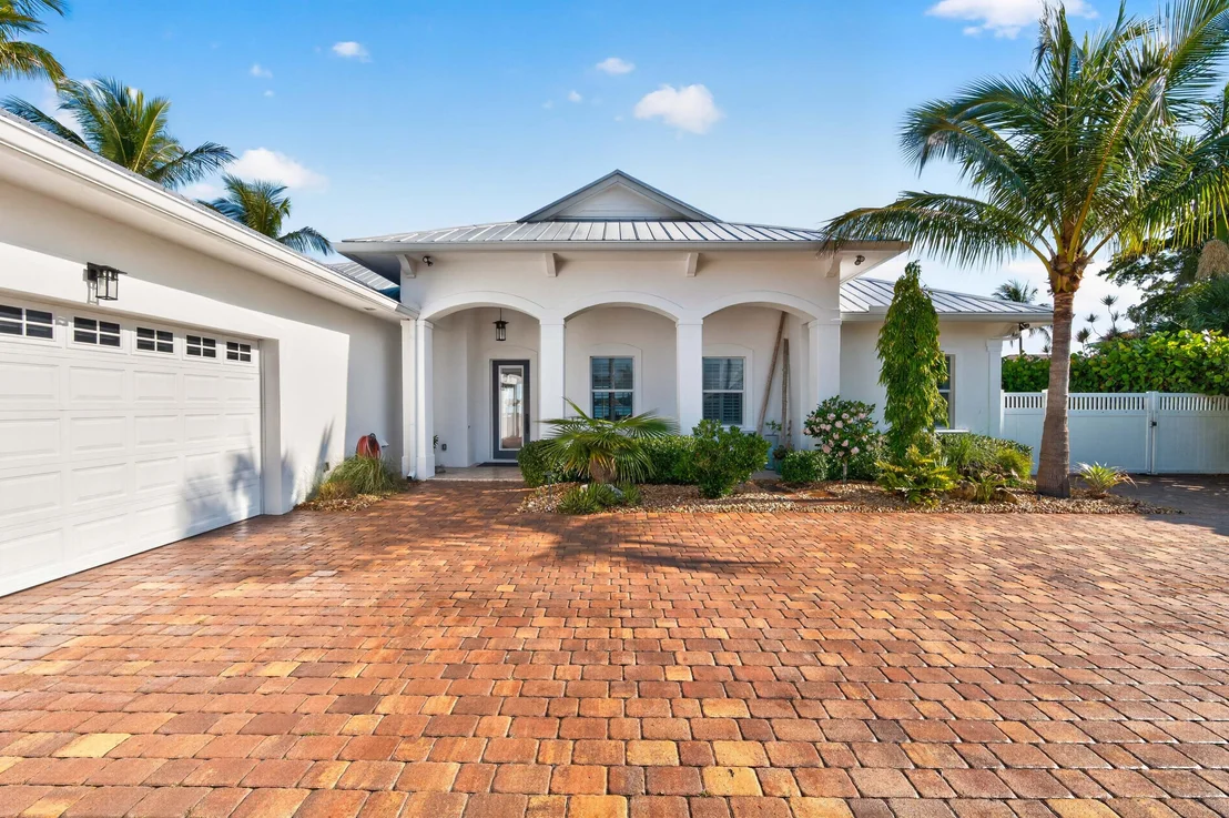 Photo of 954 Dolphin Court