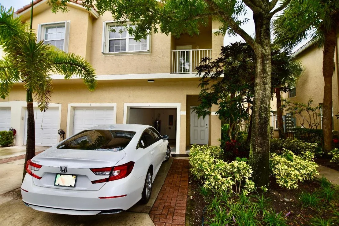 Photo of Unit J at 106 Lighthouse Circle