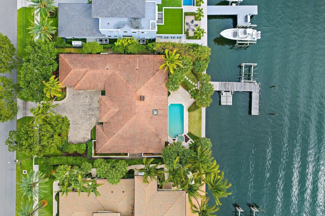 Photo of 806 Lakeside Drive