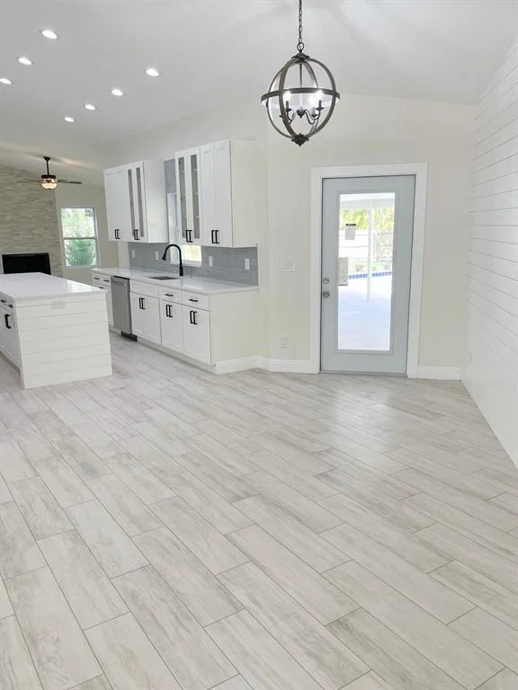Photo of 5486 Avocado Boulevard
