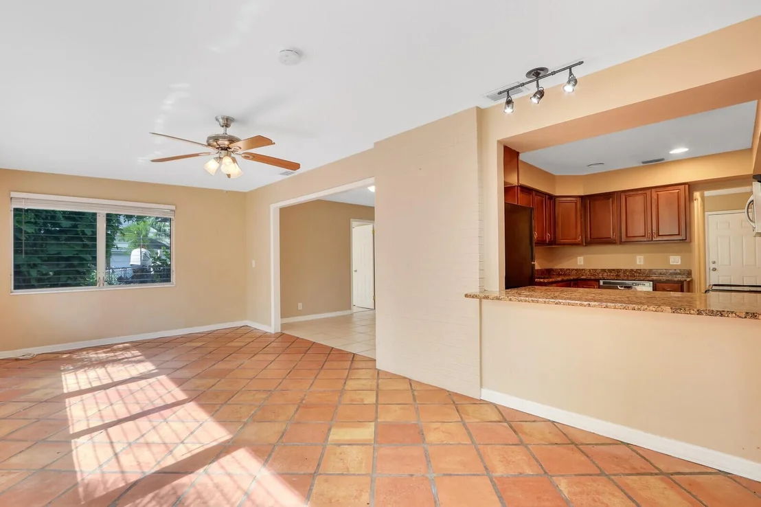 Photo of 809 Poplar Drive