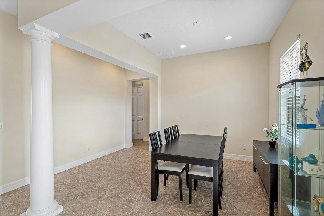 Photo of 1131 N Prescott Drive