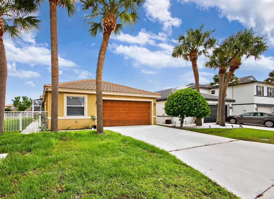 Photo of 6121 Spring Isles Boulevard