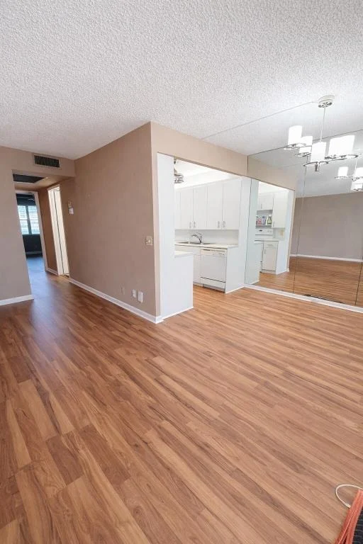 Photo of 1071 Exeter D