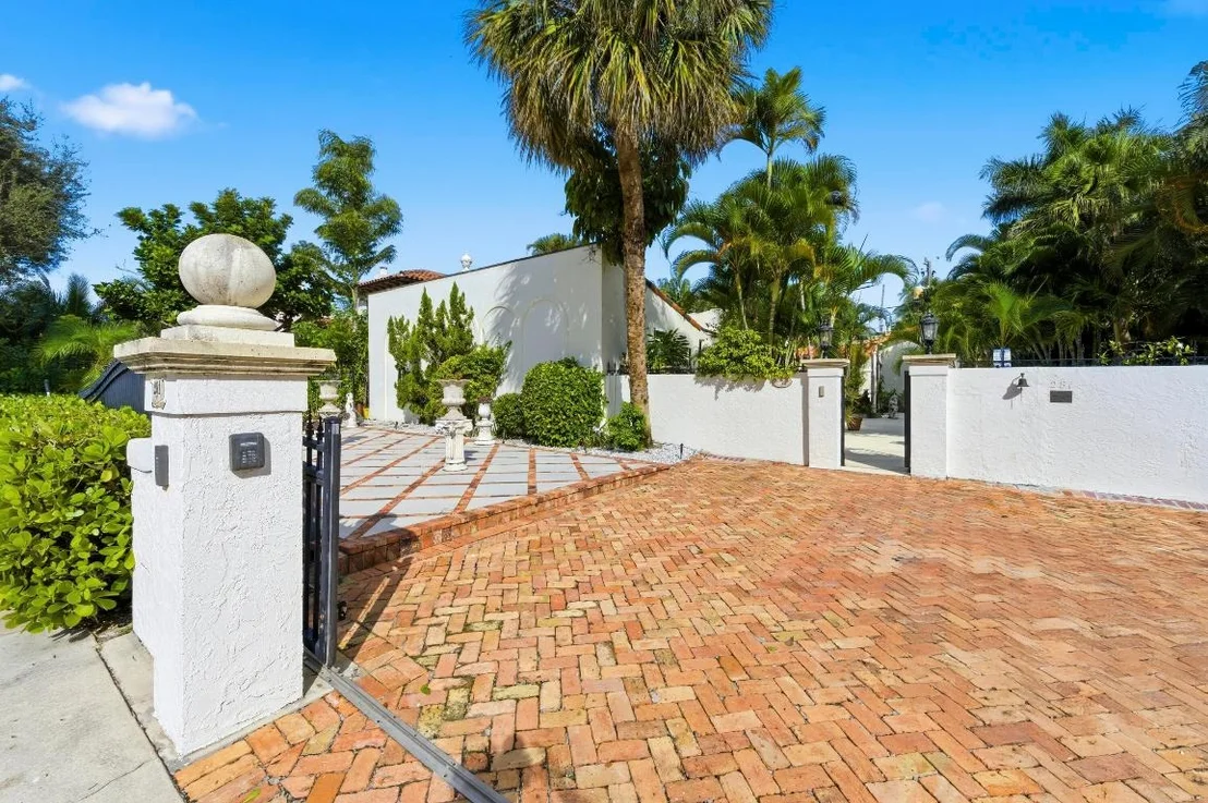 Photo of 281 Granada Road