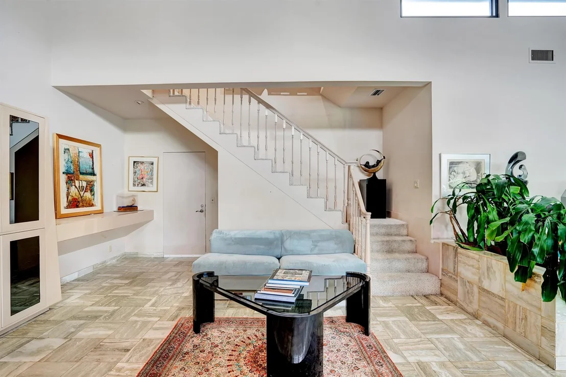 Photo of 3899 Live Oak Boulevard