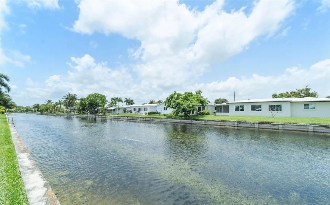 Photo of 4401 NW 49th Drive