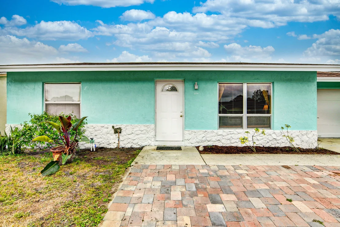 Photo of 6194 Moonbeam Drive