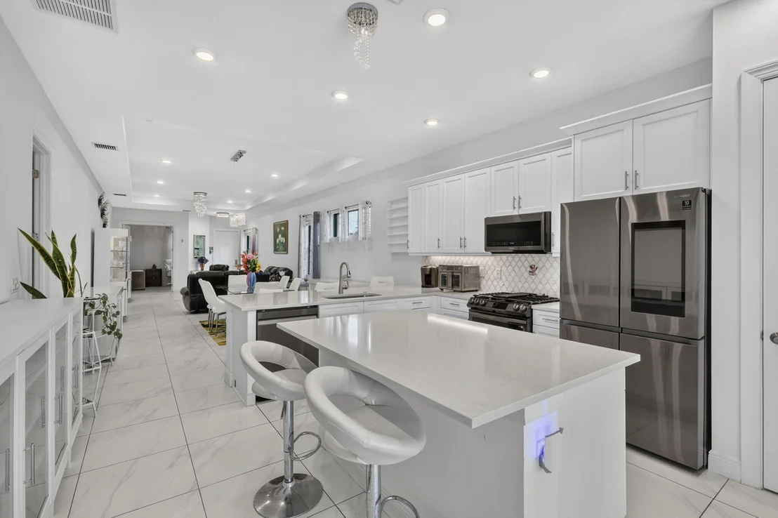 Photo of 16065 Key Biscayne Lane