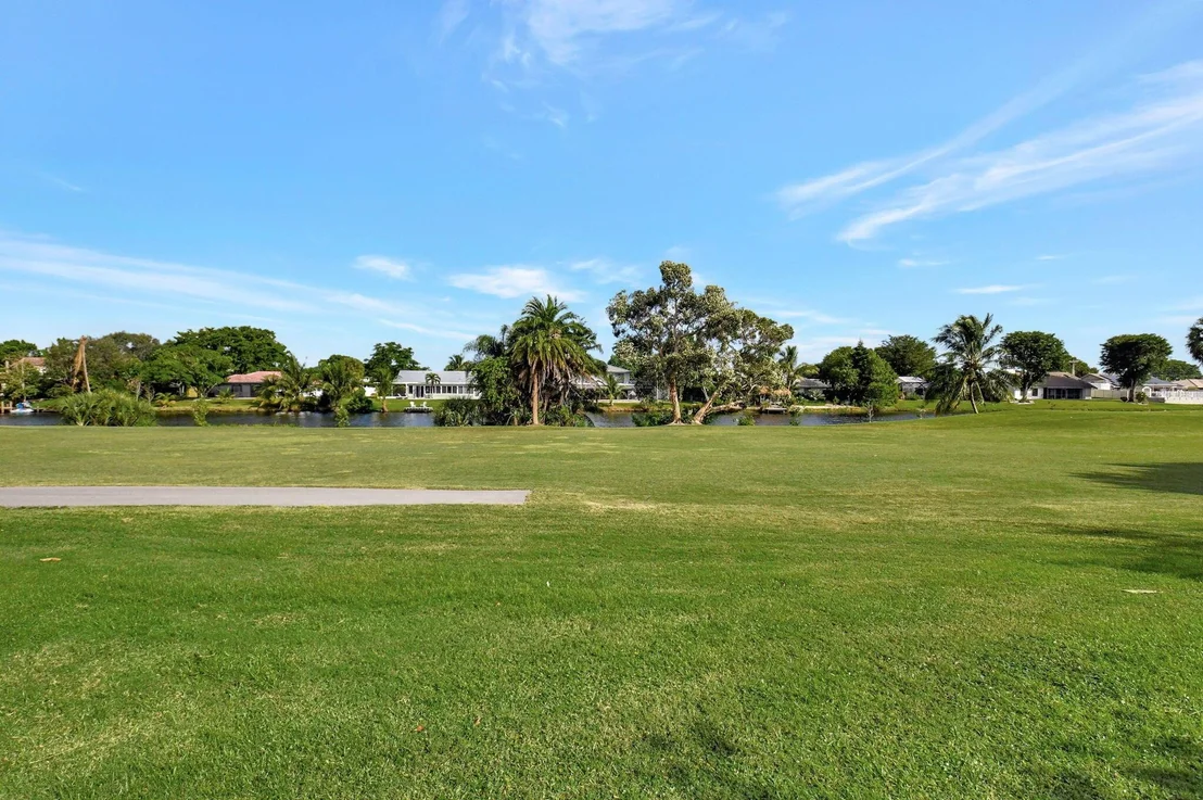 Photo of 3307 Lakeview Drive