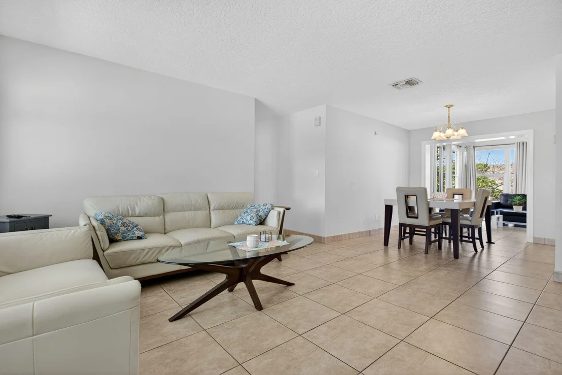 Photo of 3121 E Golf Boulevard