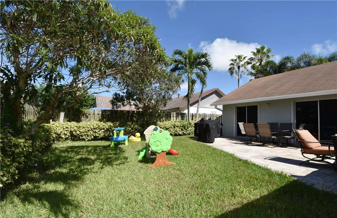 Photo of 562 NW 45th Way