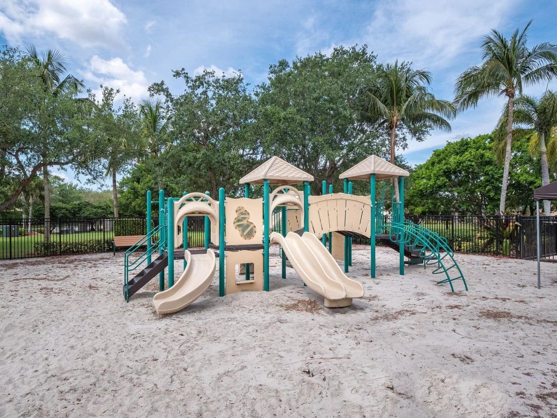 Photo of 804 Crestview Circle