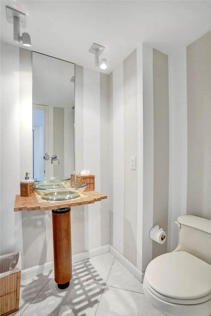 Photo of Unit 708 at 1360 S Ocean Boulevard