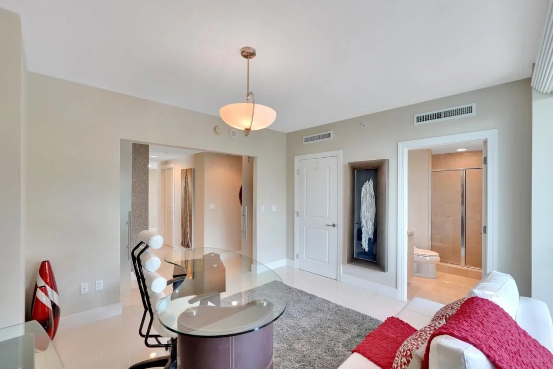 Photo of Unit 607 at 1 N Ocean Boulevard