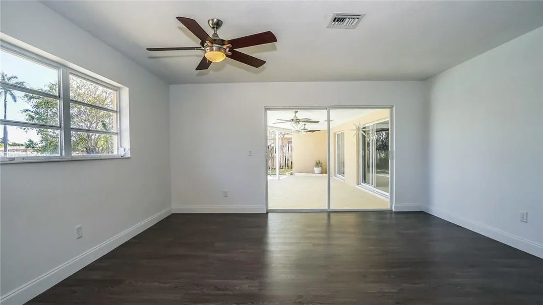 Photo of 330 SE 5th Terrace