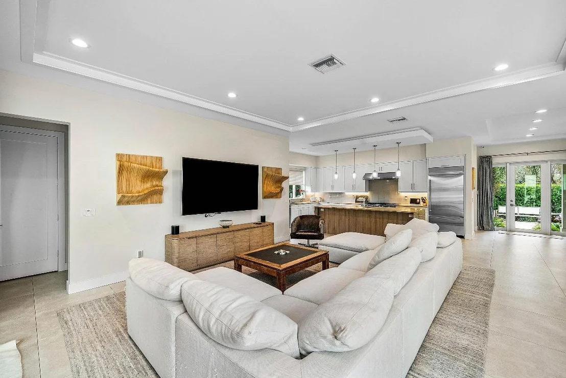 Photo of 217 Gulfstream Boulevard
