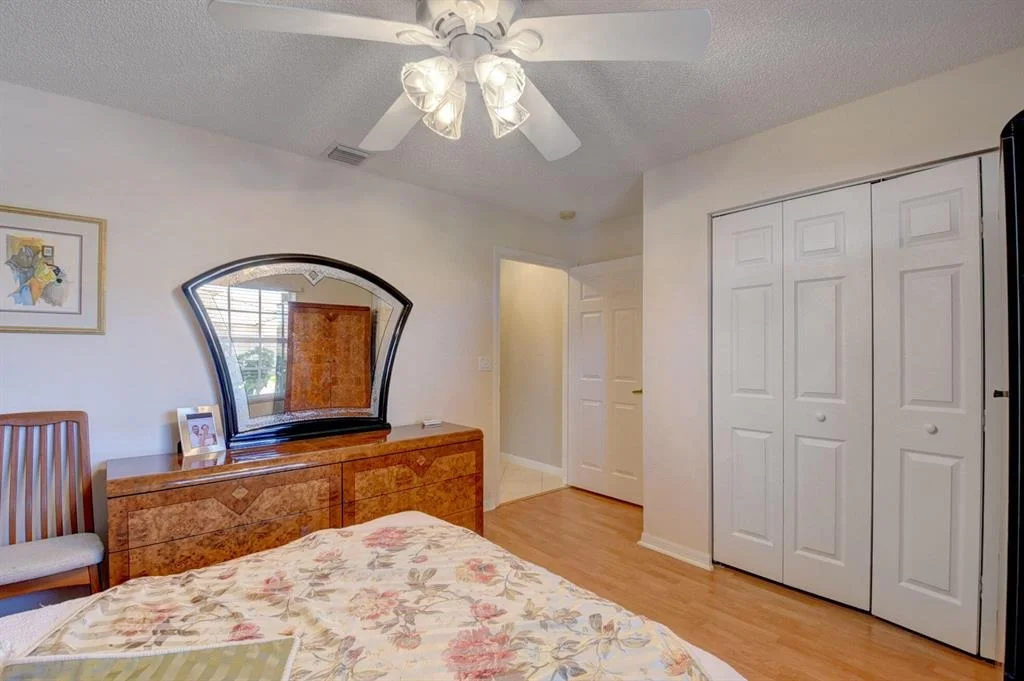 Photo of 6125 Heliconia Road