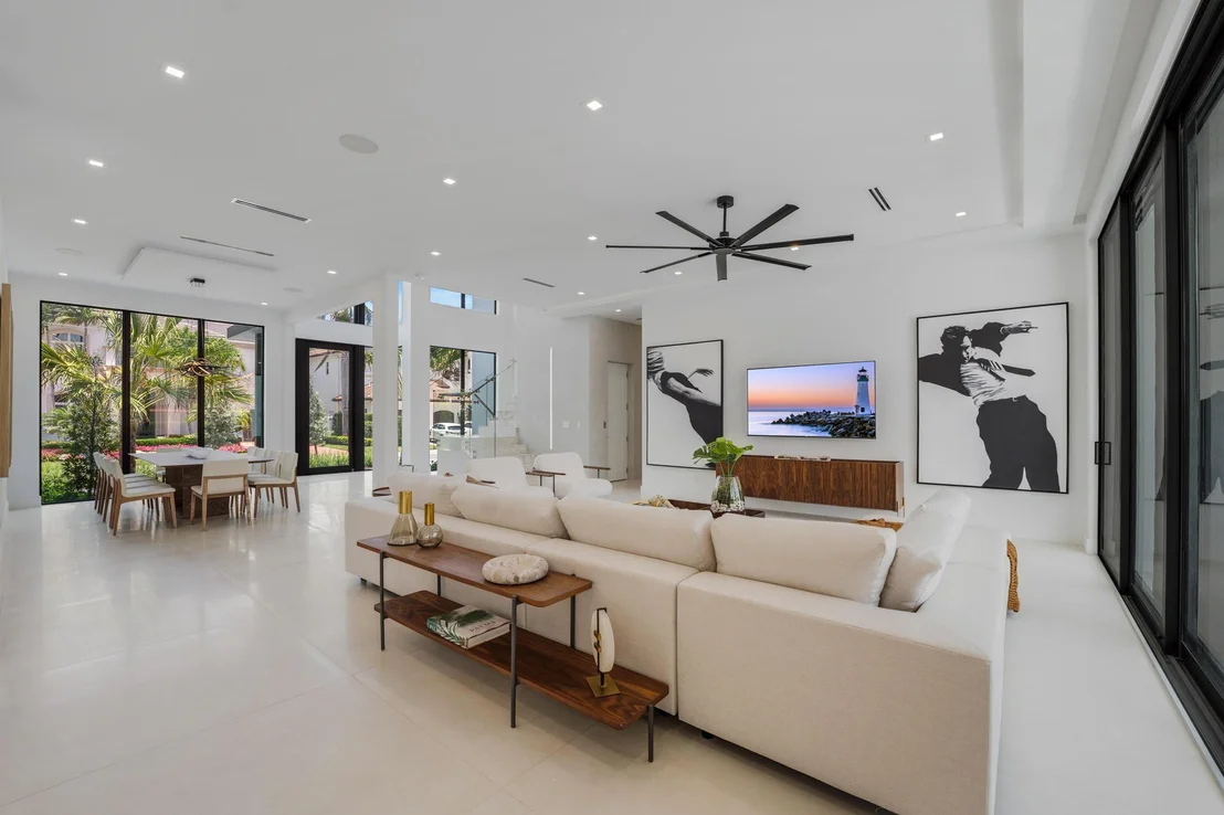Photo of 948 Banyan Drive