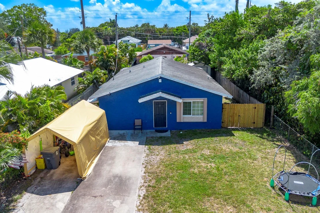 Photo of 7723 4th Terrace