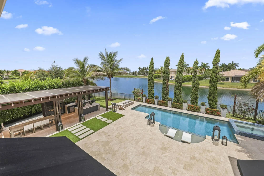 Photo of 8861 Edgewater Place