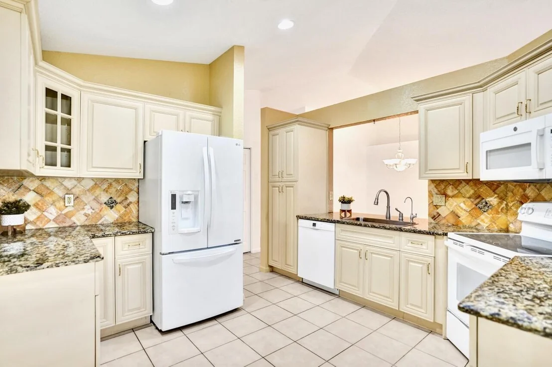 Photo of 8140 Palm Gate Drive