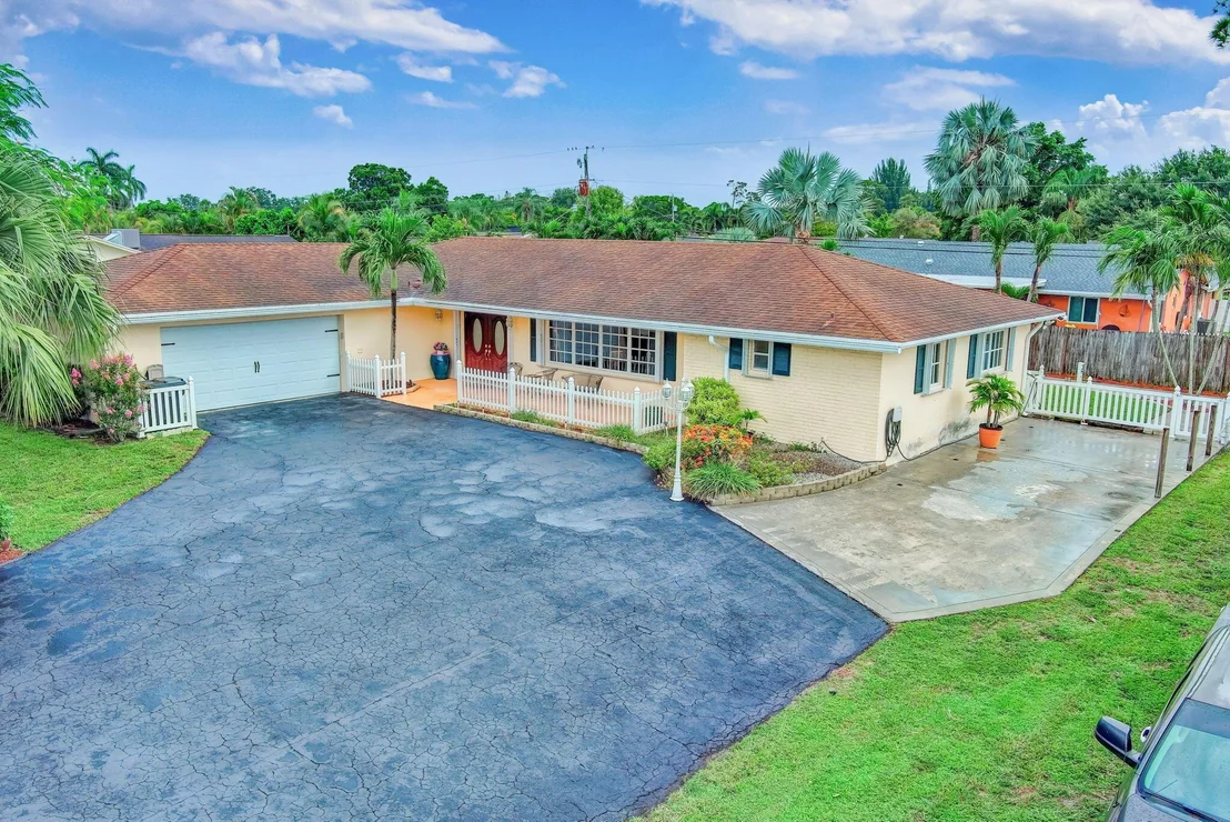 Photo of 86 W Coconut Drive
