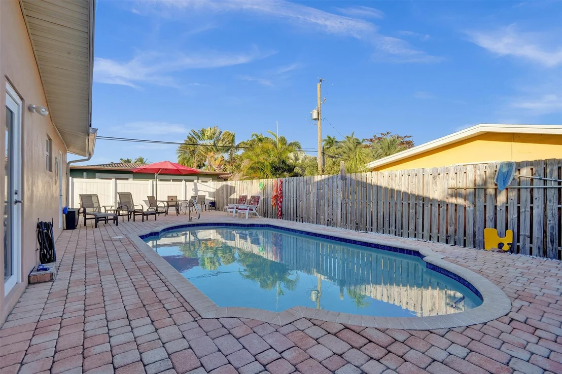 Photo of 2585 SE 3rd Street