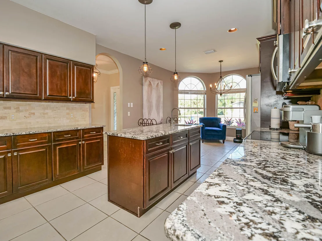 Photo of 955 47th Av Avenue SW