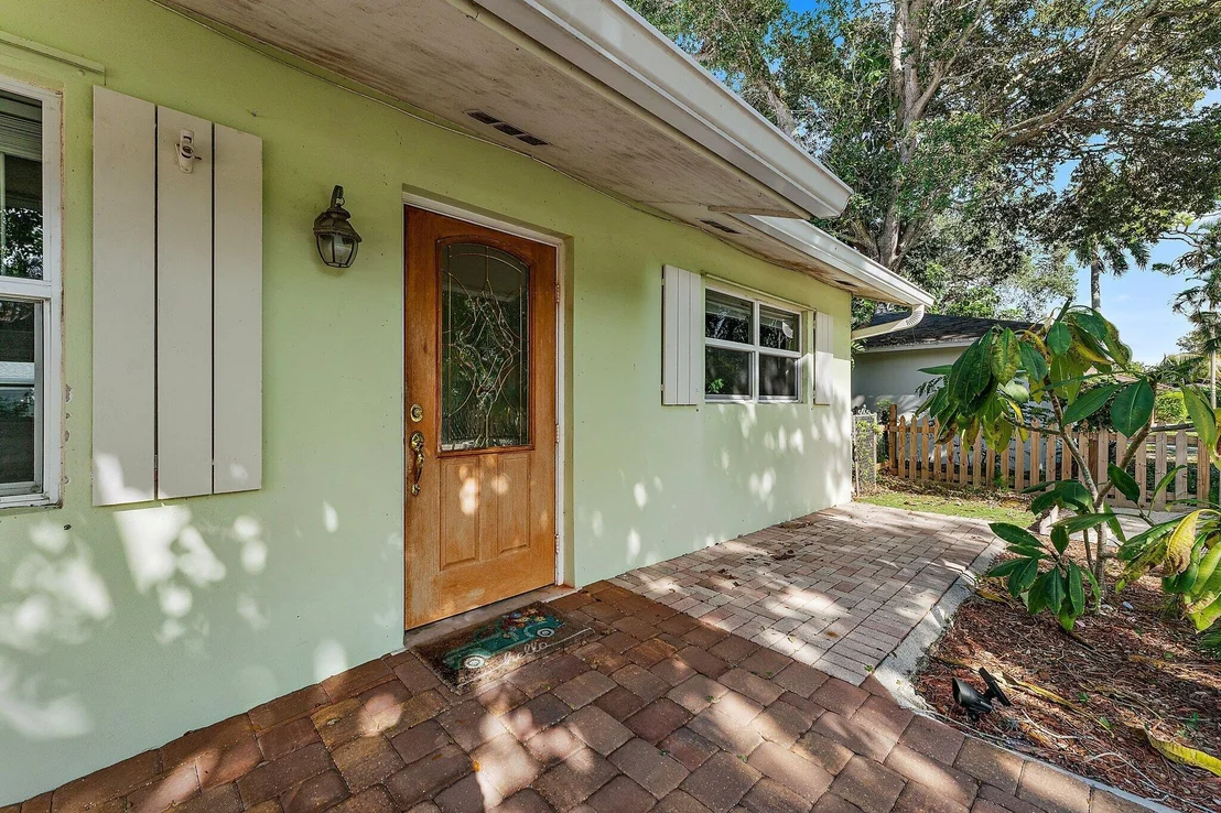 Photo of 243 W Riverside Drive