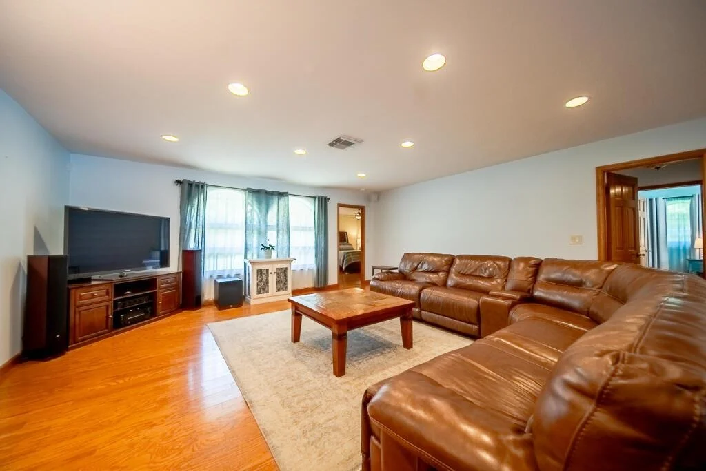 Photo of 12483 Pineacre Lane