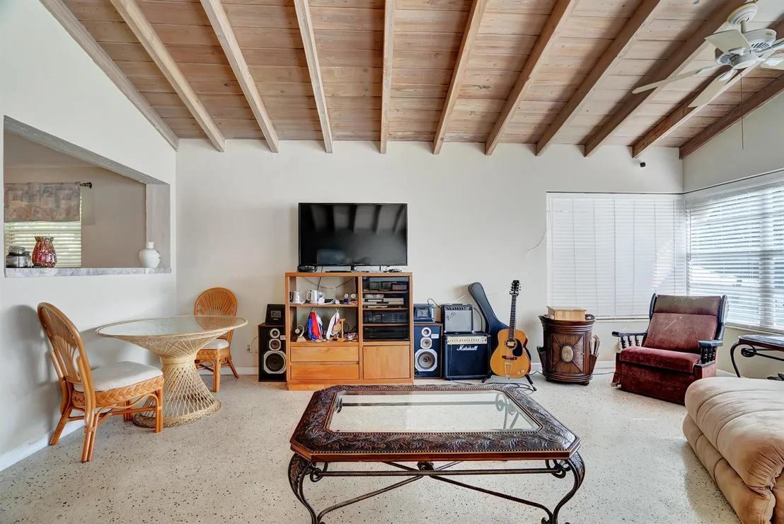 Photo of 6630 Pine Tree Circle