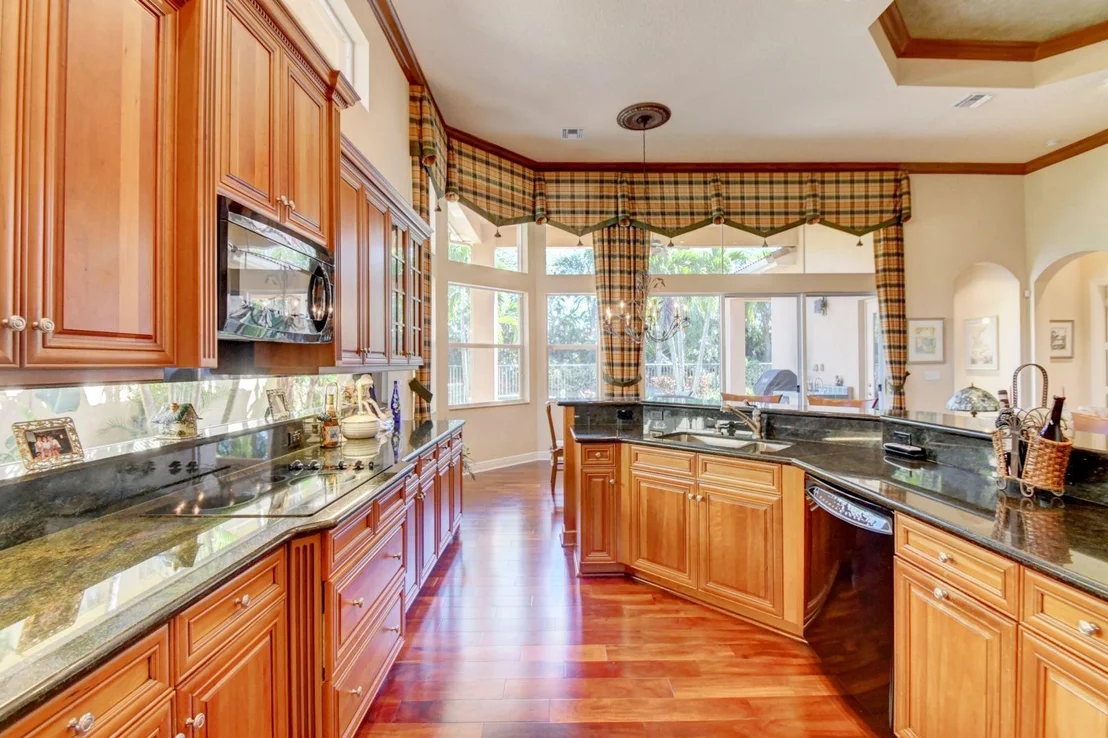 Photo of 8180 Valhalla Drive