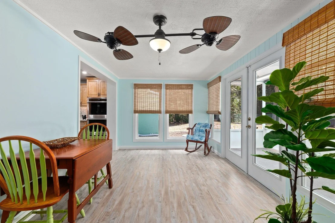 Photo of 1835 Flora Lane