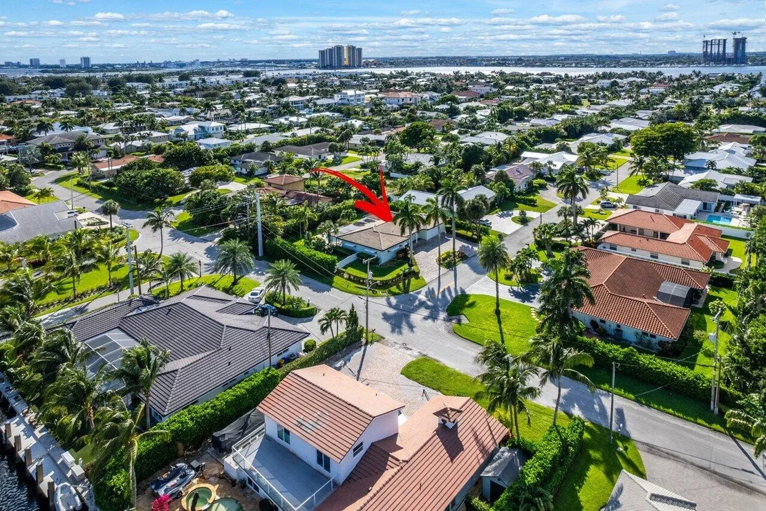 Photo of 1241 Emerald Drive