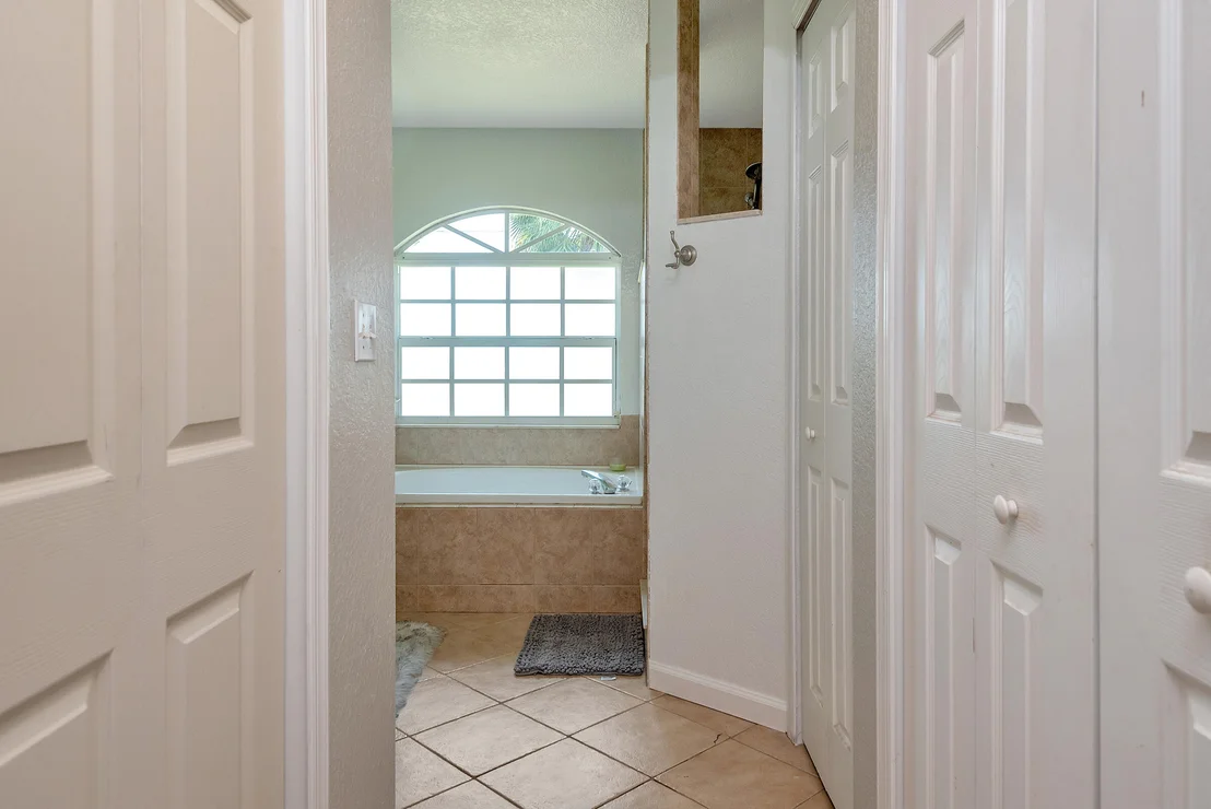 Photo of 18763 Hamlin Boulevard