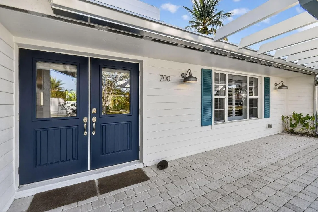 Photo of 700 Lakeside Circle