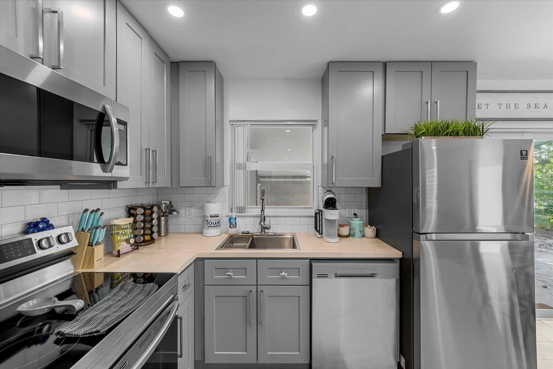 Photo of 210 6th Street