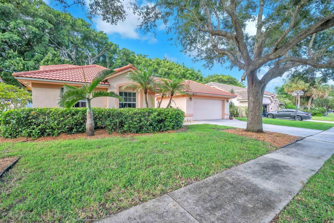 Photo of 6652 Hatteras Drive