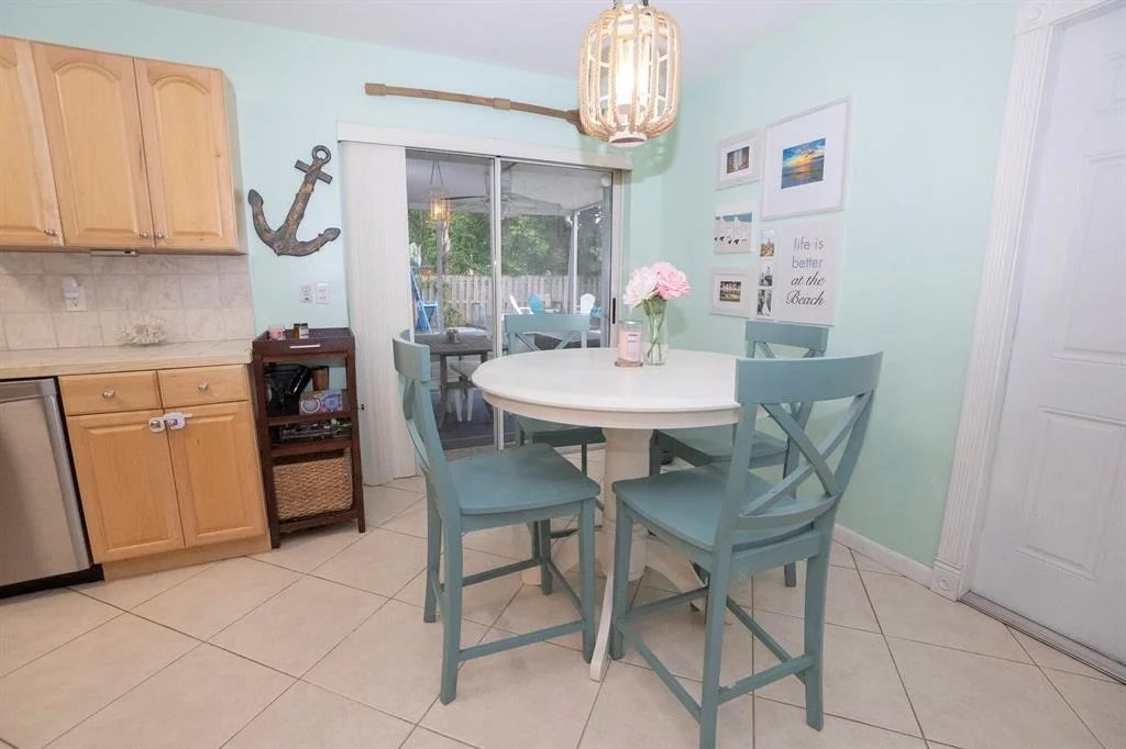Photo of 716 Juniper Drive