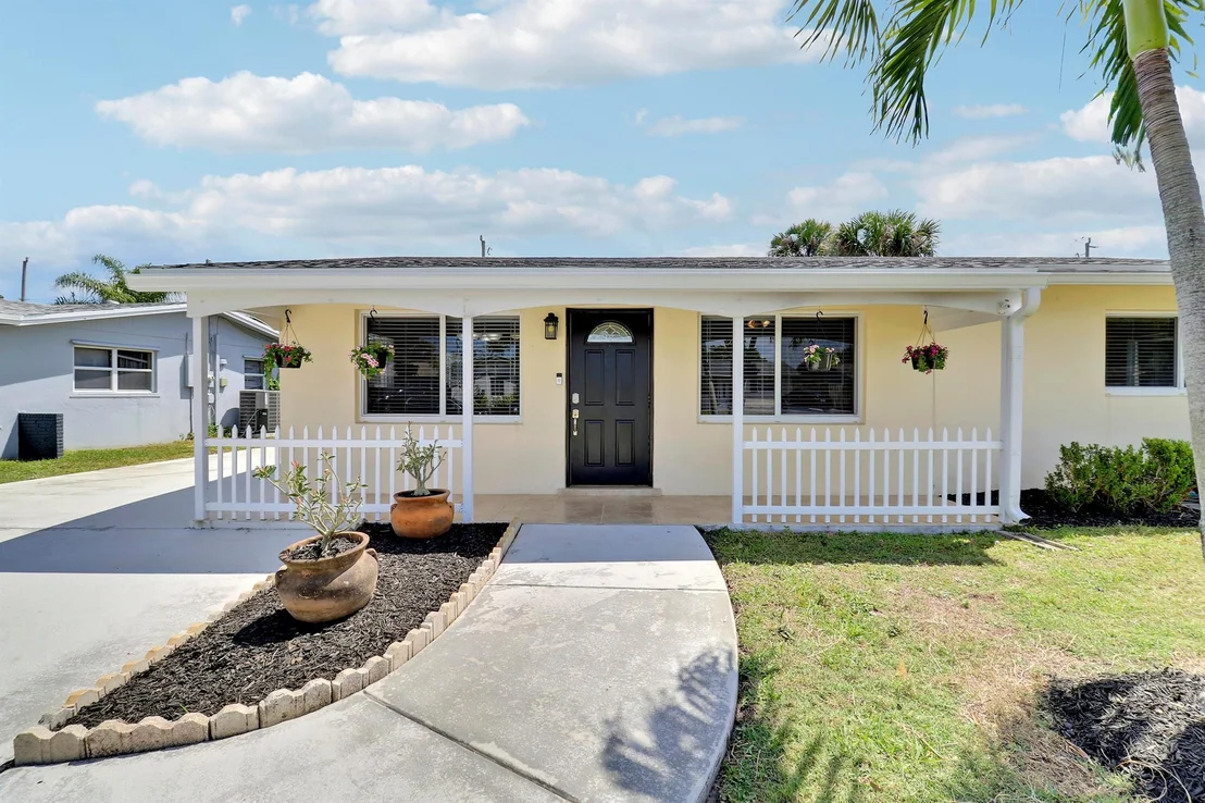 Photo of 532 Riverside Drive