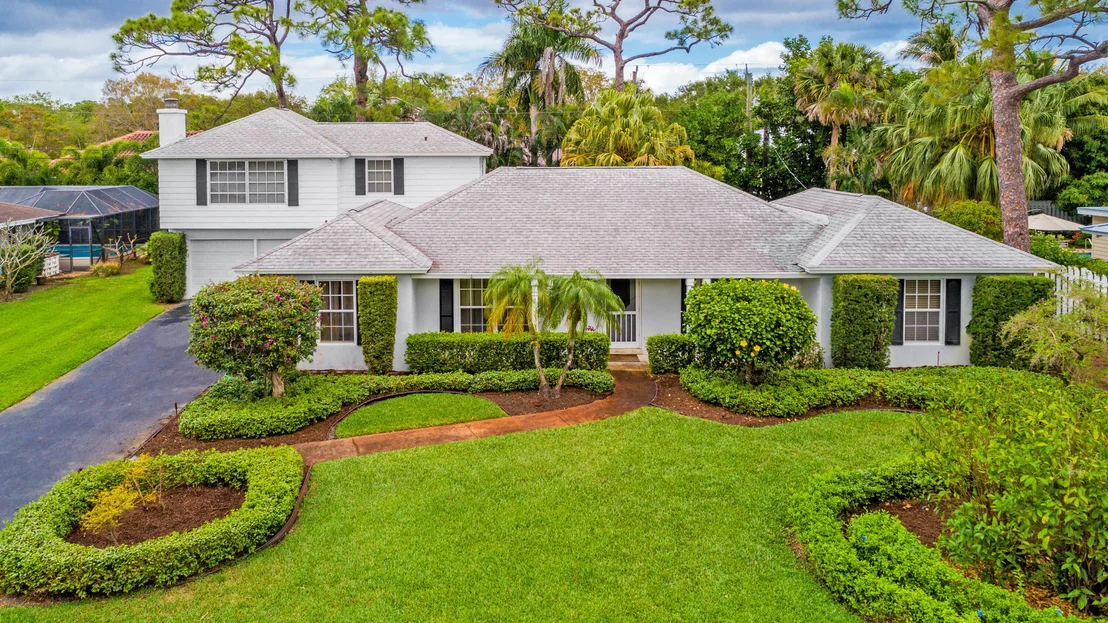 Photo of 324 River Drive