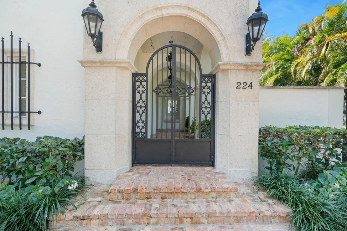 Photo of 224 Barton Avenue