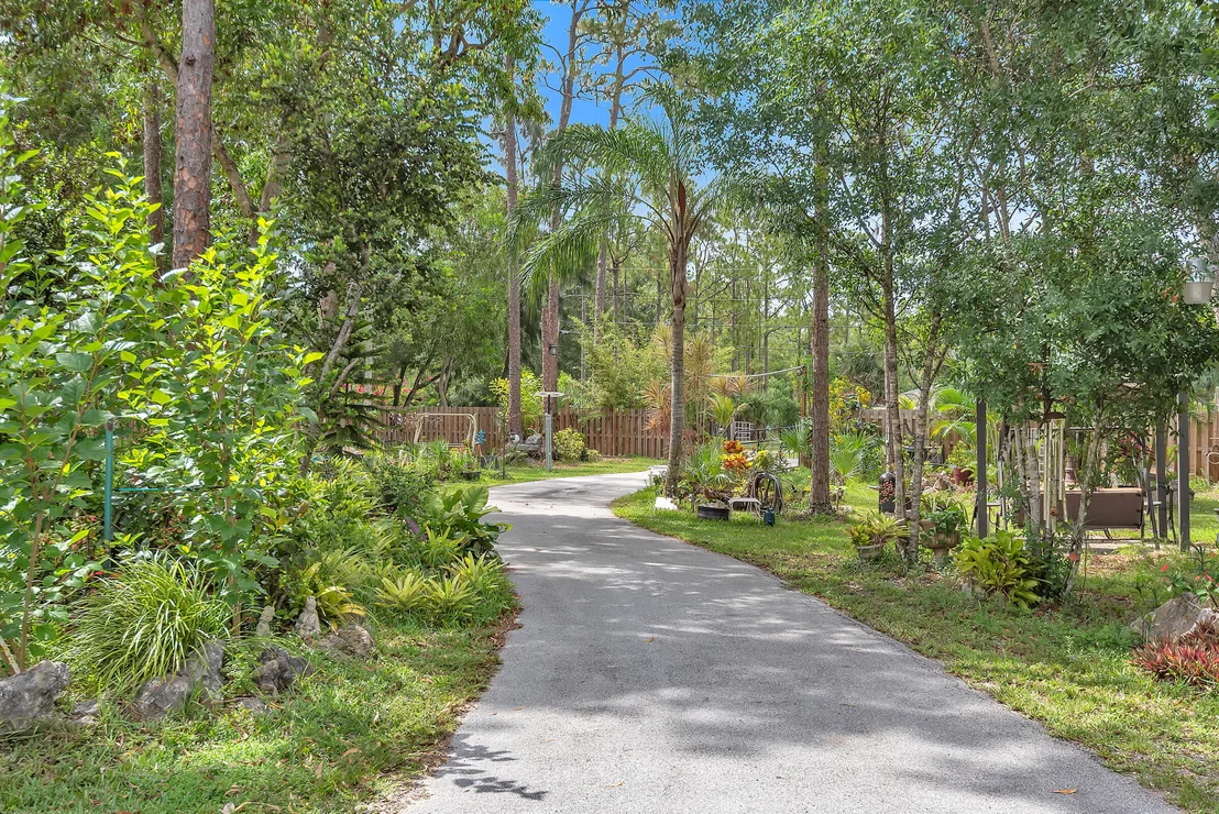 Photo of 13288 Compton Road