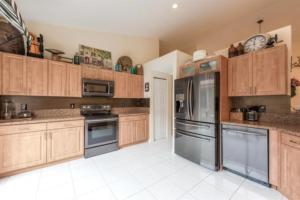 Photo of 7542 Charing Cross Lane