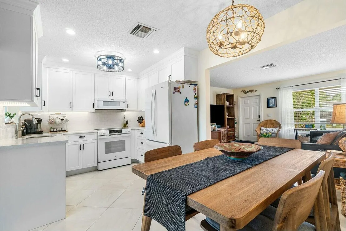 Photo of 121 Deerfield Drive
