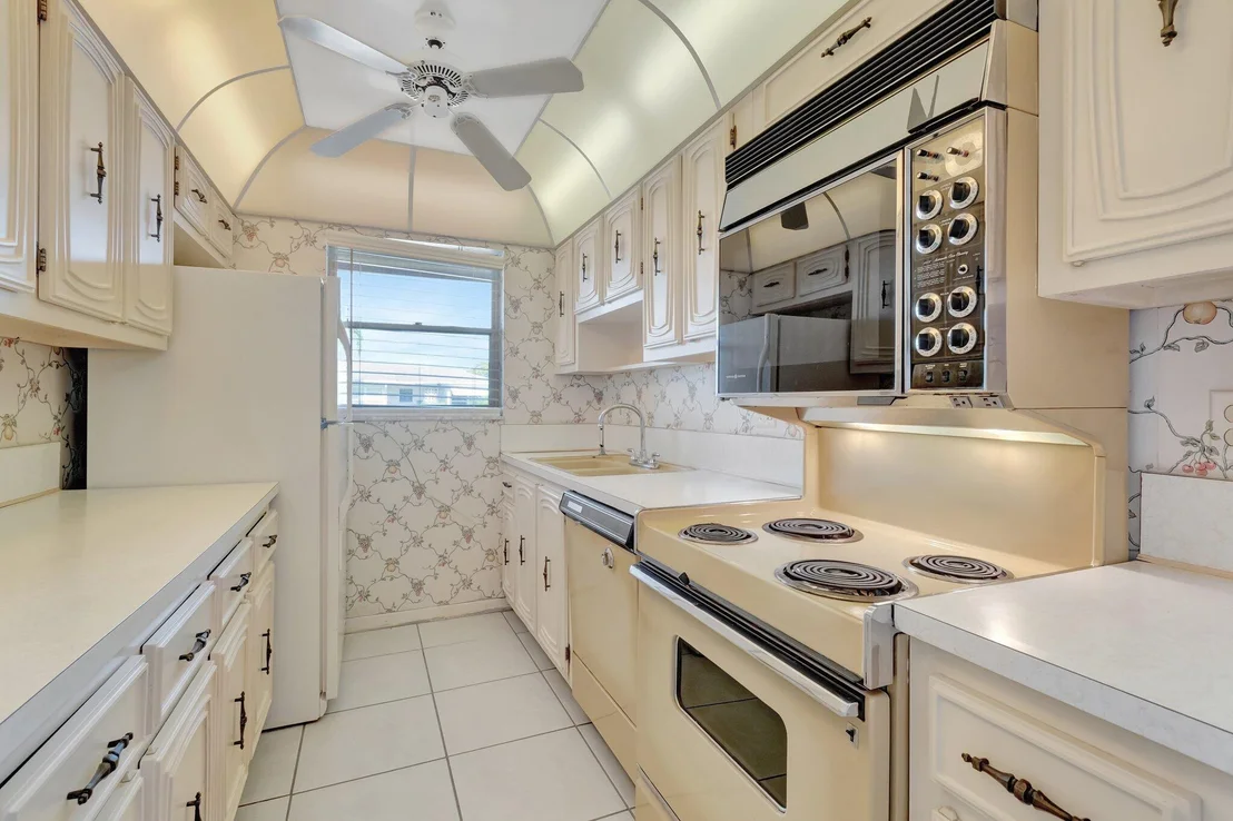 Photo of Unit A at 955 Circle Drive