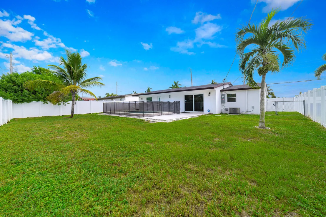 Photo of 6335 Southgate Boulevard