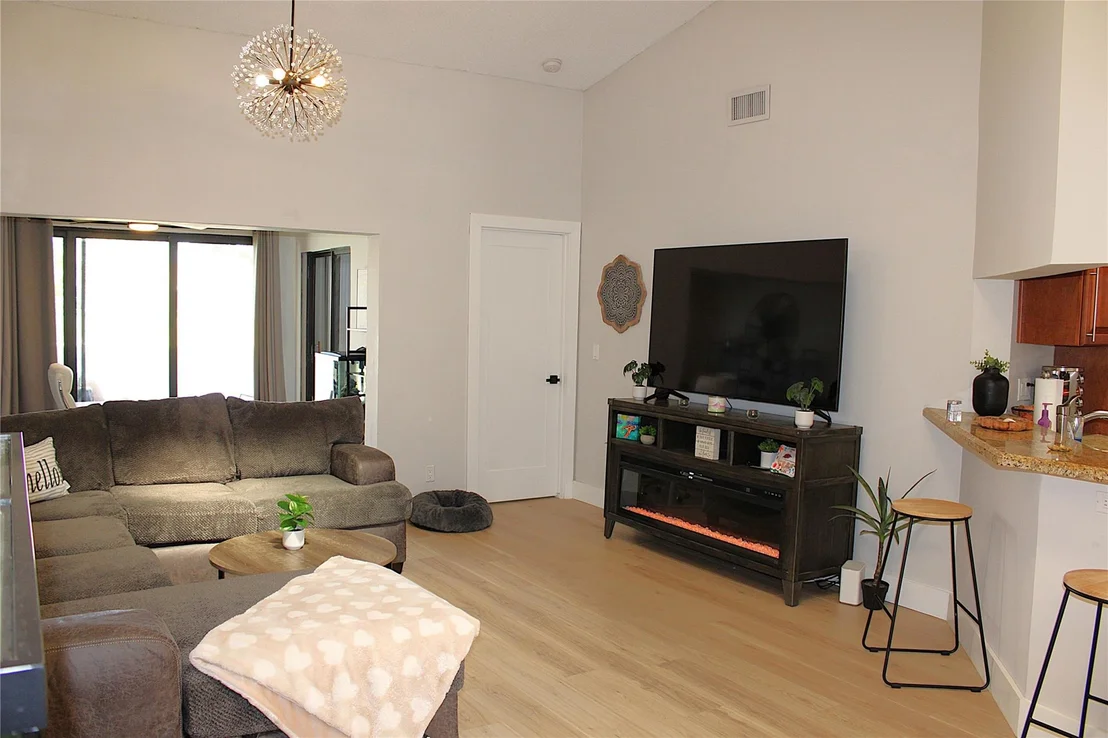 Photo of 113 Centennial Court